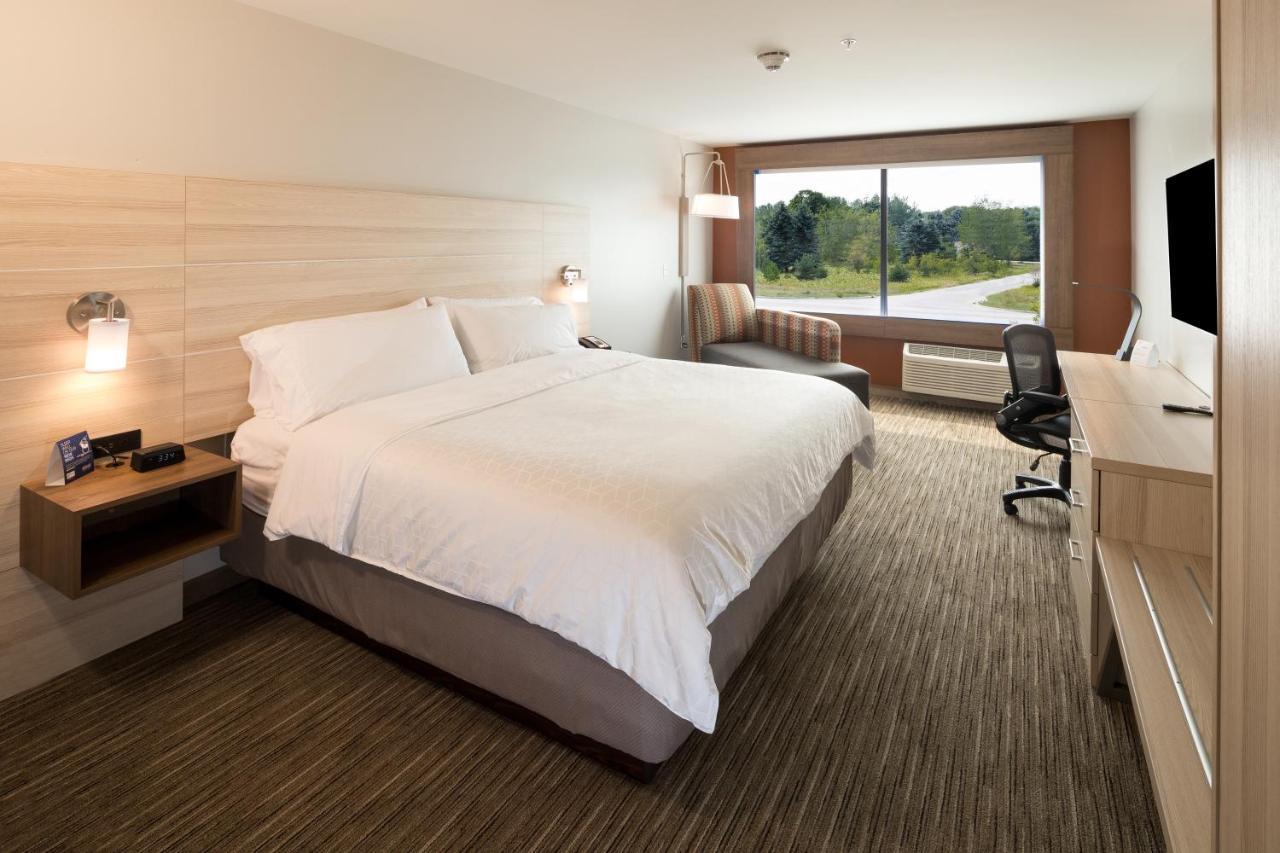 Holiday Inn Express & Suites Alpena - Downtown By Ihg Exteriör bild