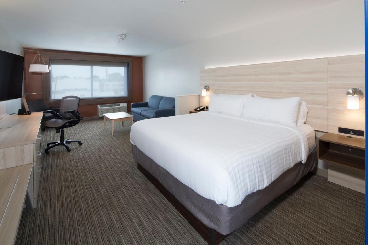 Holiday Inn Express & Suites Alpena - Downtown By Ihg Exteriör bild