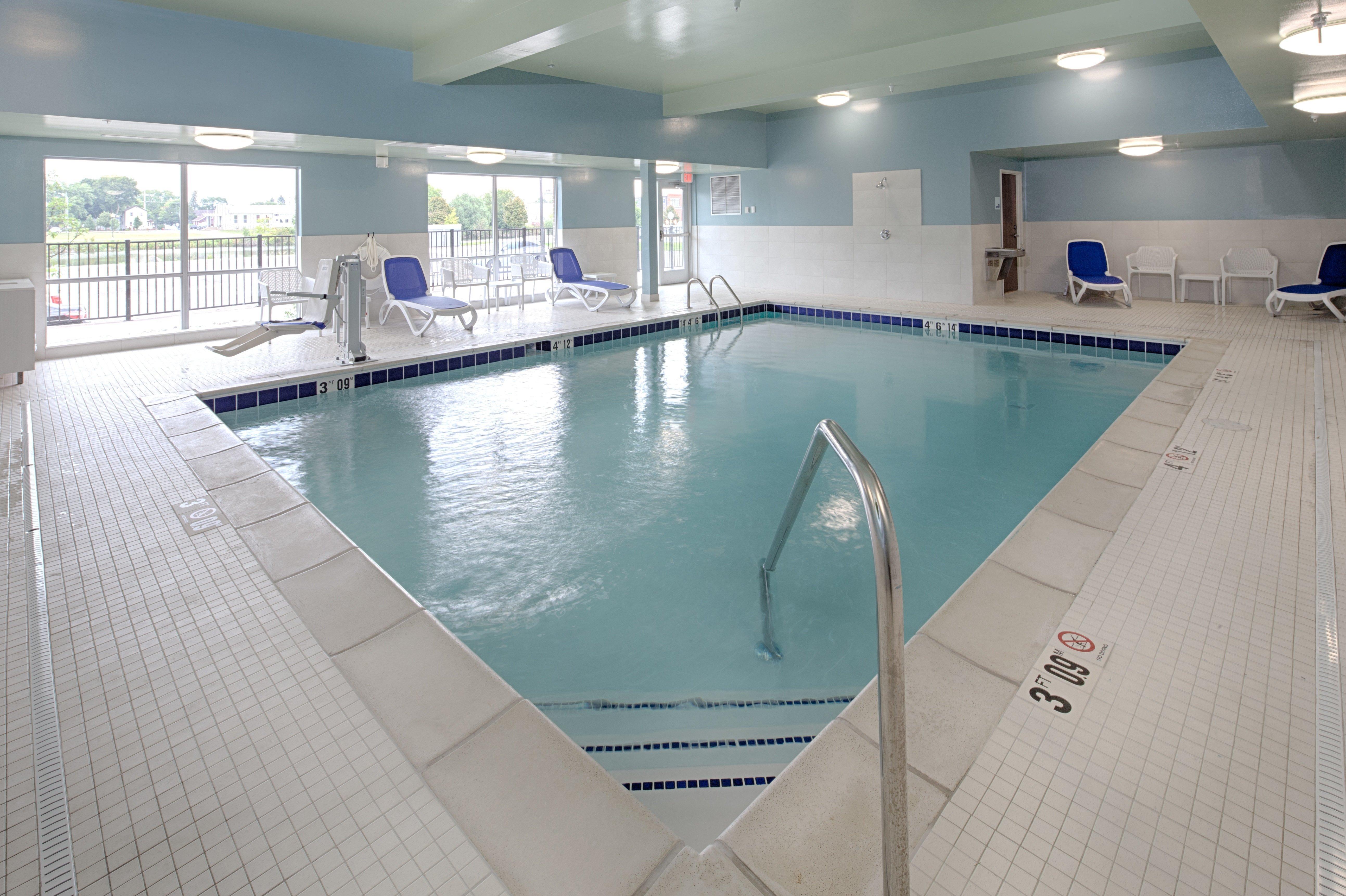 Holiday Inn Express & Suites Alpena - Downtown By Ihg Exteriör bild