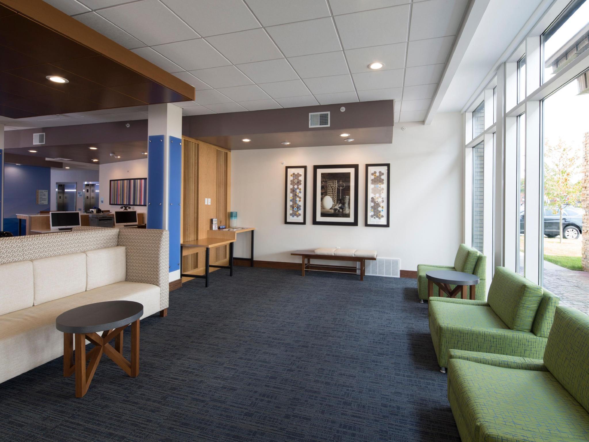 Holiday Inn Express & Suites Alpena - Downtown By Ihg Exteriör bild