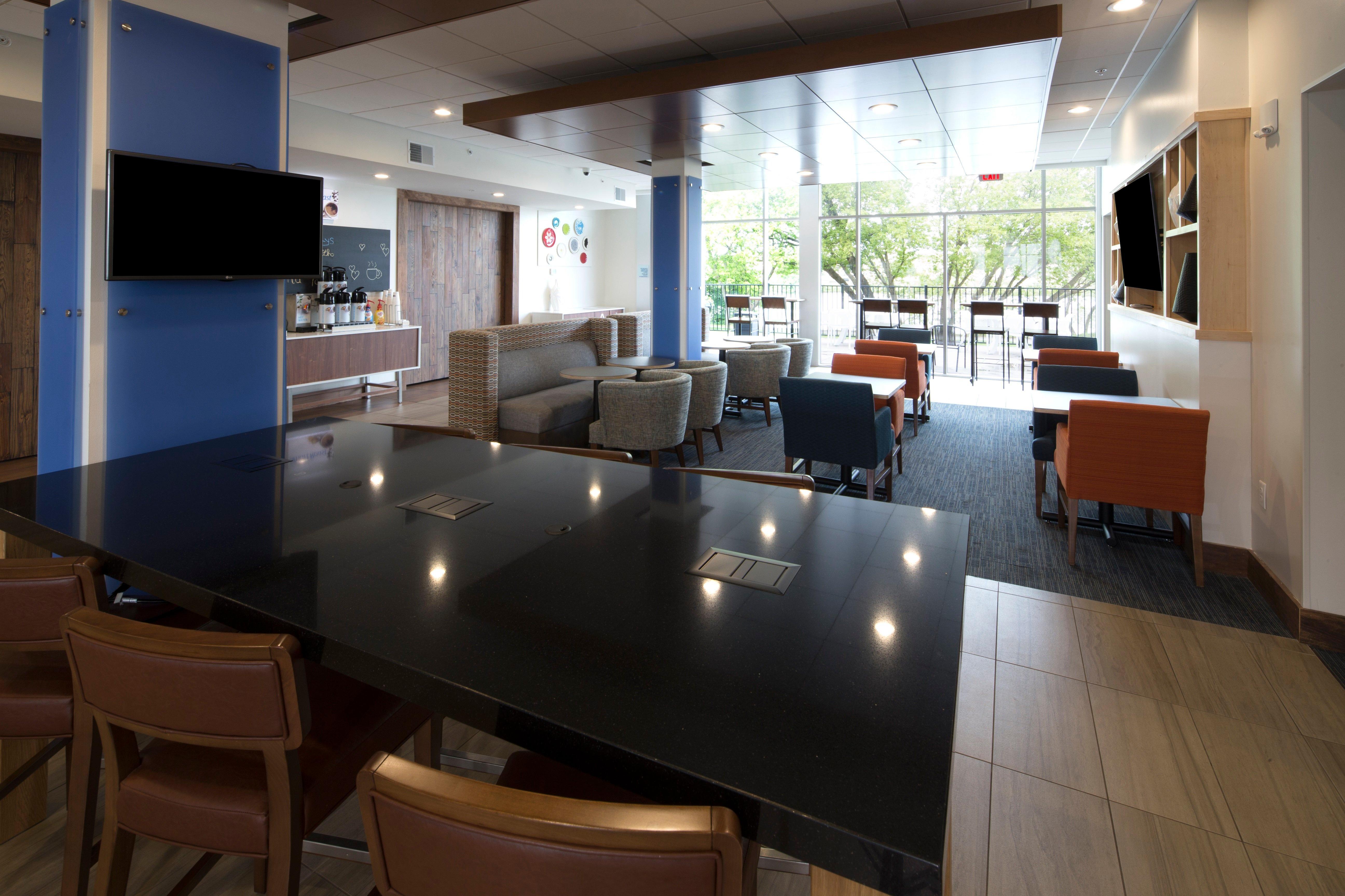 Holiday Inn Express & Suites Alpena - Downtown By Ihg Exteriör bild