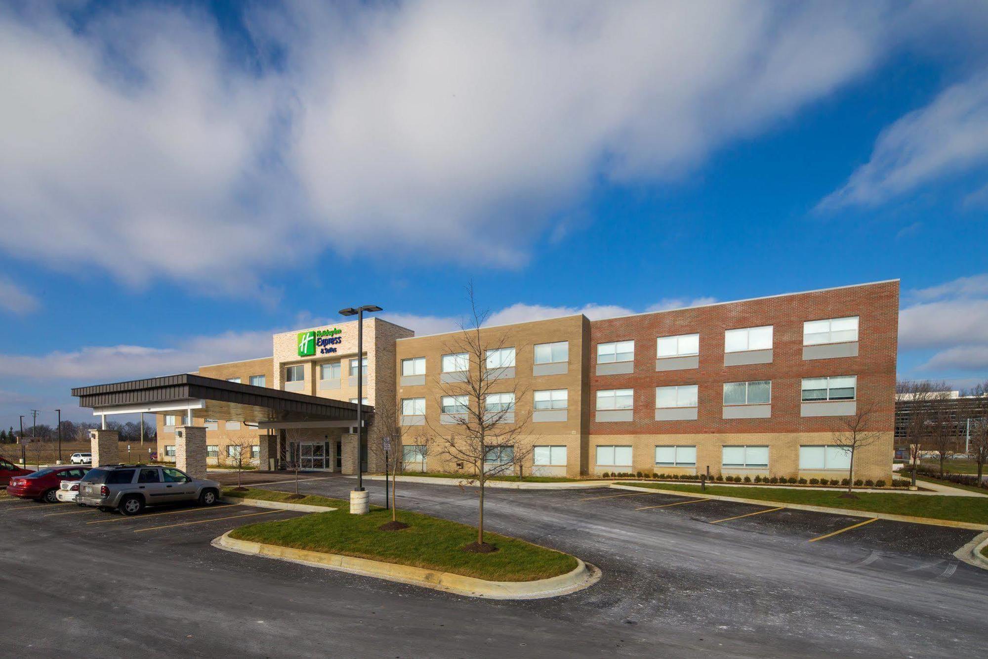 Holiday Inn Express & Suites Alpena - Downtown By Ihg Exteriör bild