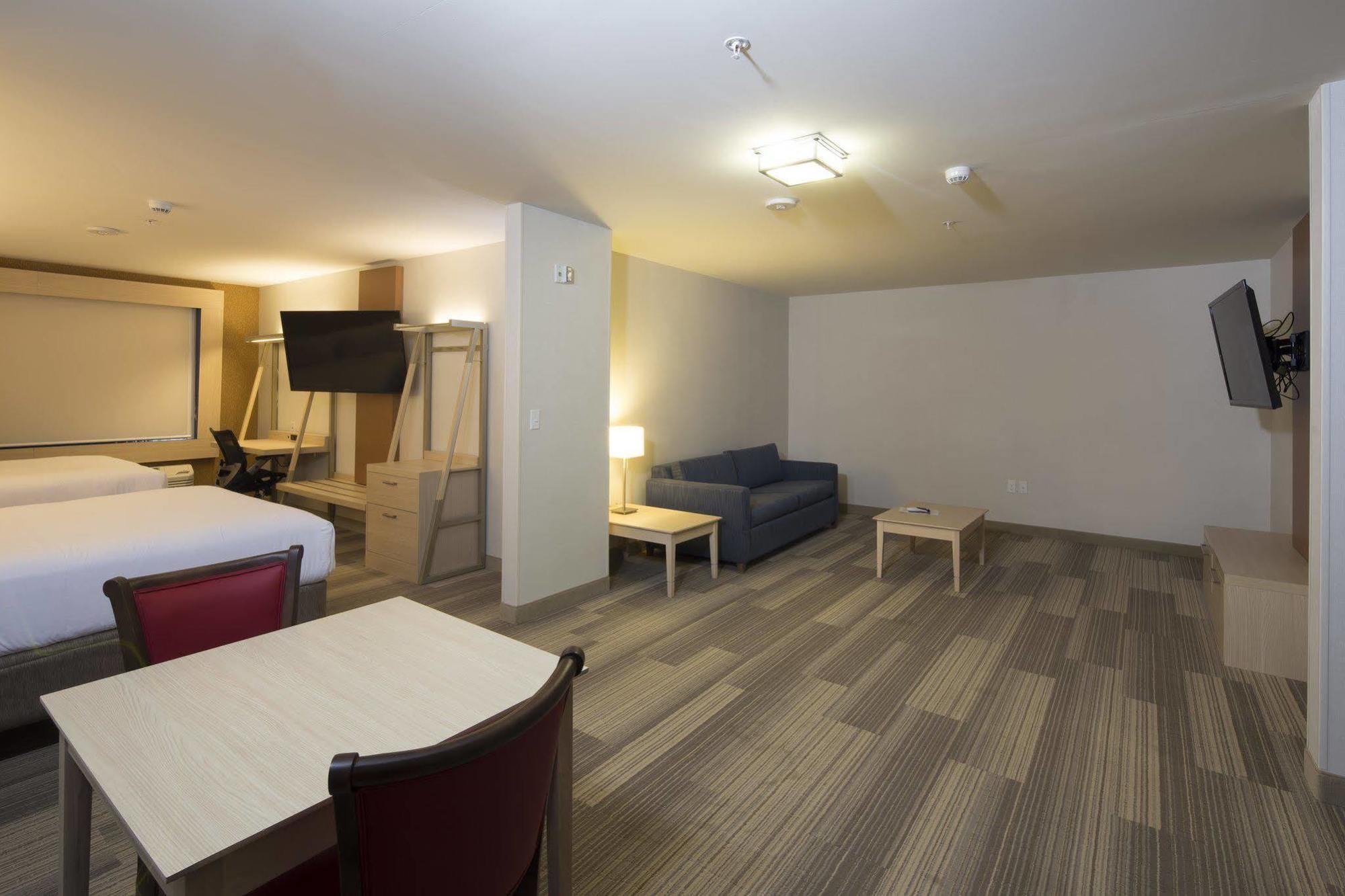Holiday Inn Express & Suites Alpena - Downtown By Ihg Exteriör bild